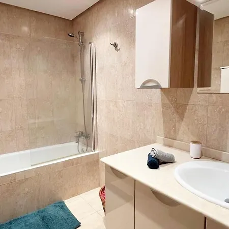 Cozy Retreat In Port Apartment Estepona