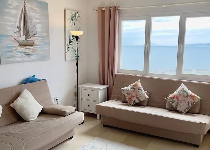 Cozy Retreat In Port Εστεπόνα