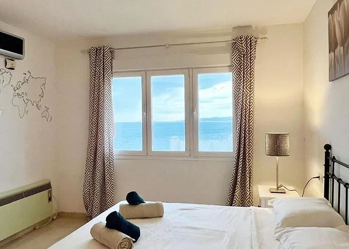 Cozy Retreat In Port Εστεπόνα